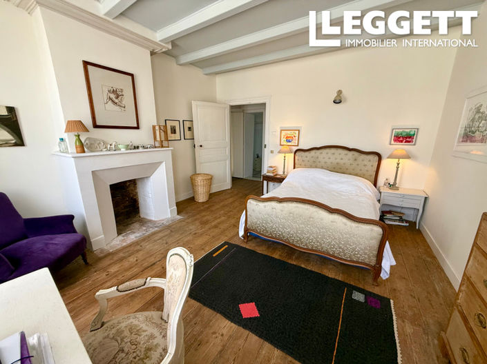 Image No.9-6 Bed House for sale