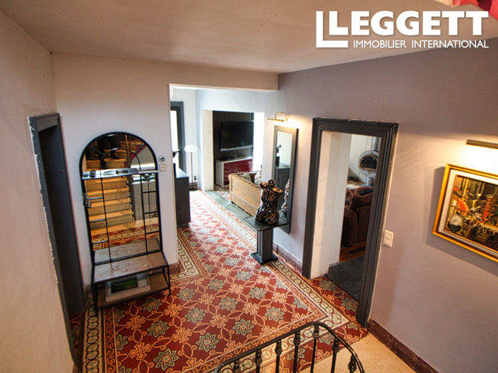 Image No.10-6 Bed Commercial for sale