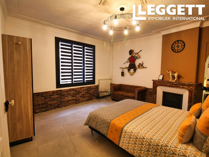 Image No.5-6 Bed Commercial for sale