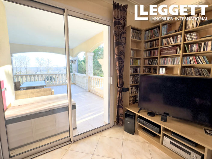 Image No.6-5 Bed House for sale