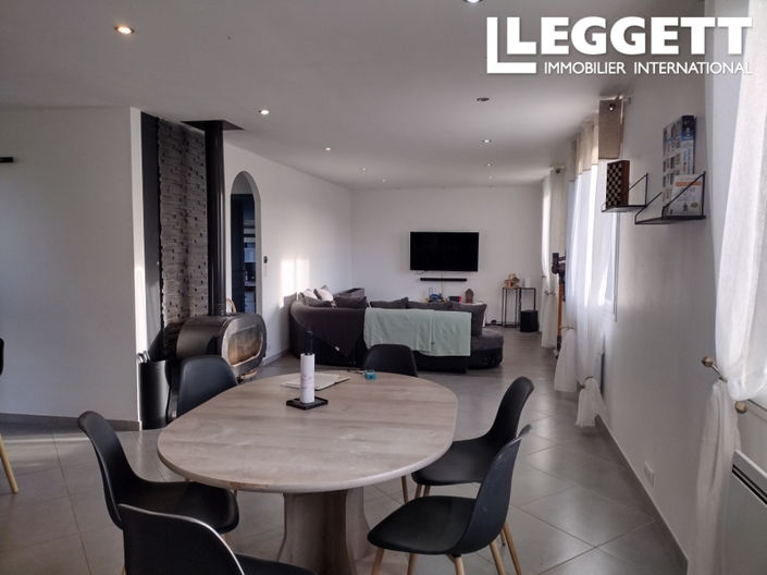 Image No.2-4 Bed House for sale