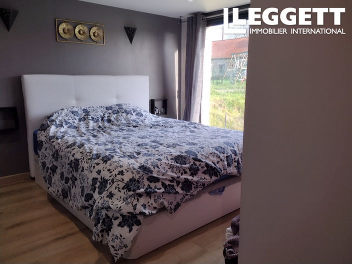 Image No.7-4 Bed House for sale