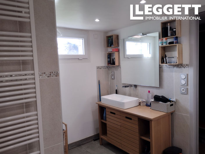 Image No.8-4 Bed House for sale