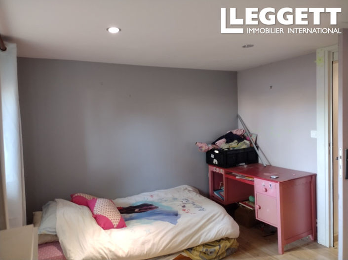 Image No.8-4 Bed House for sale