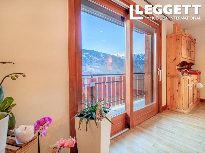 Image No.2-5 Bed House for sale