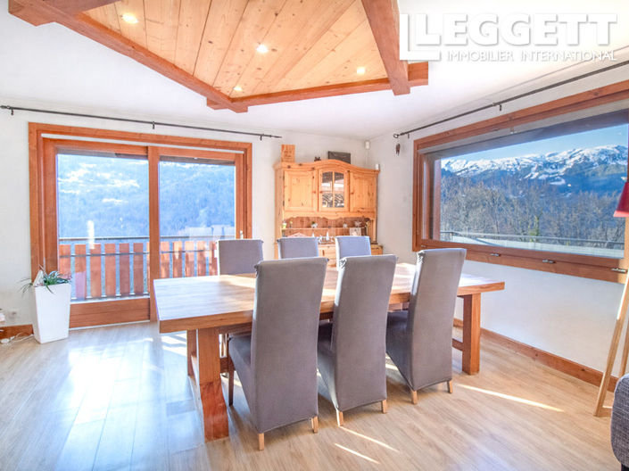 Image No.2-5 Bed House for sale