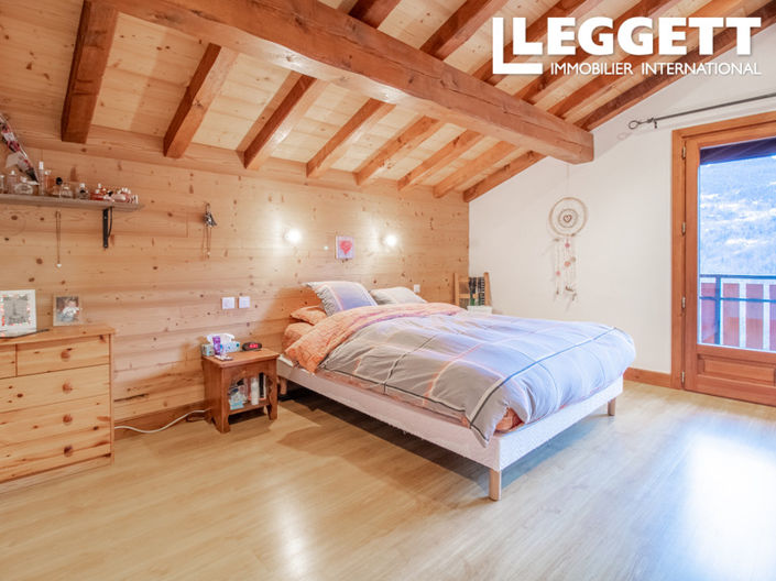 Image No.5-5 Bed House for sale