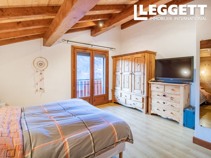 Image No.5-5 Bed House for sale