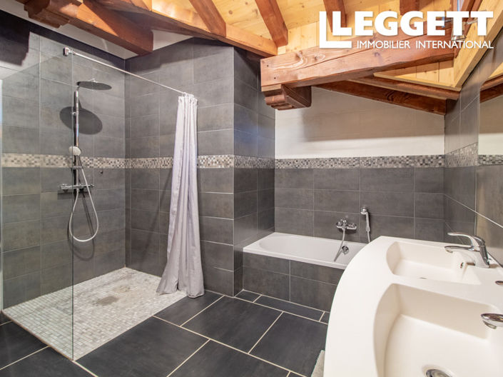 Image No.7-5 Bed House for sale