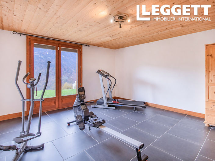 Image No.7-5 Bed House for sale
