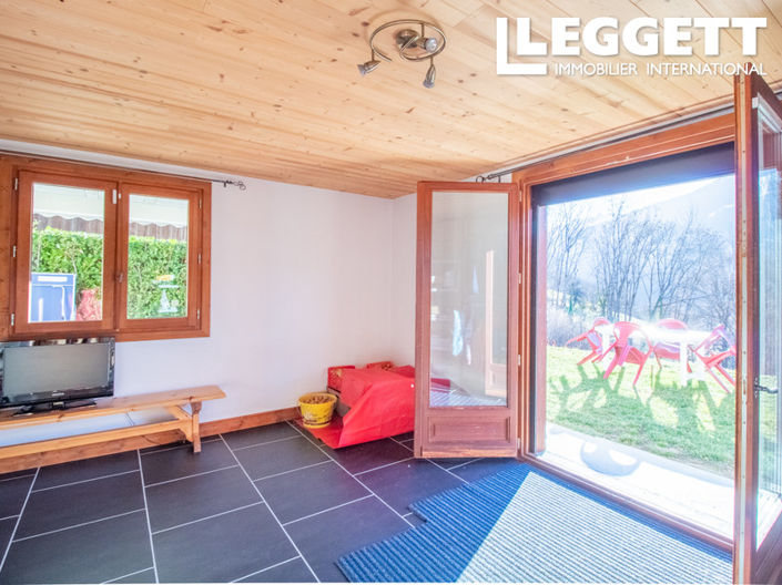 Image No.9-5 Bed House for sale