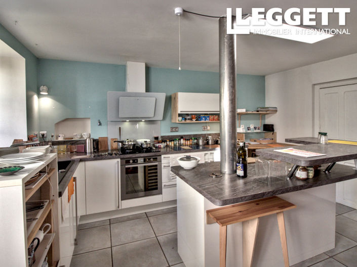 Image No.6-4 Bed House for sale