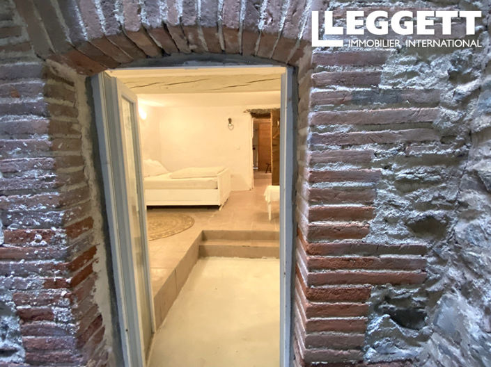 Image No.10-2 Bed House for sale