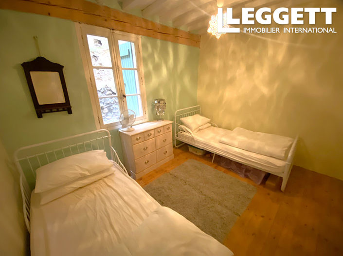 Image No.8-2 Bed House for sale