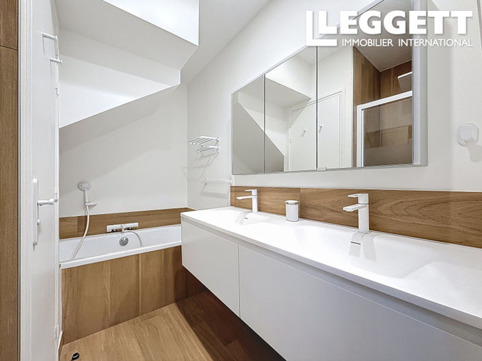 Image No.8-4 Bed House for sale