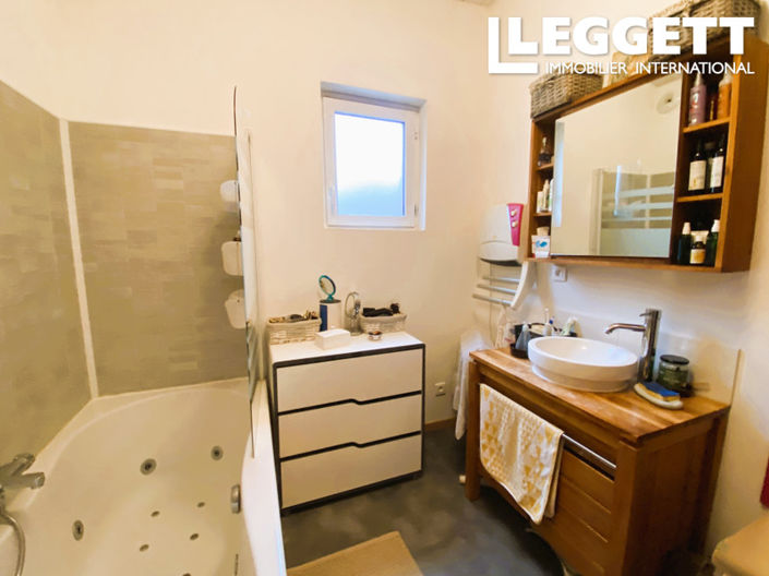 Image No.4-2 Bed House for sale