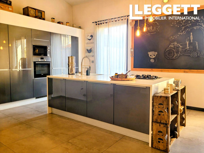 Image No.5-4 Bed House for sale