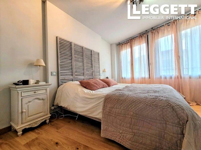 Image No.8-4 Bed House for sale