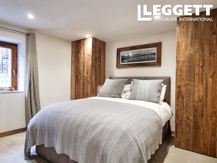 Image No.8-2 Bed House for sale