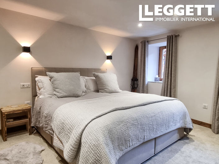 Image No.9-2 Bed House for sale