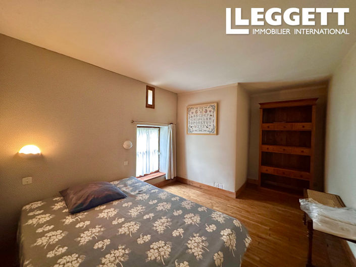 Image No.9-3 Bed House for sale