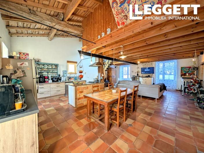 Image No.2-4 Bed House for sale