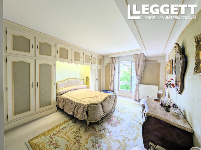 Image No.9-5 Bed House for sale