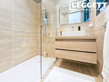 ahr0chm6ly9jzg4uagvzdglhlmltbw8vaw1hz2uvvevom