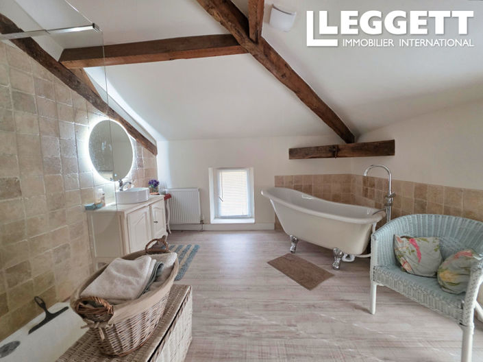 Image No.9-7 Bed House for sale