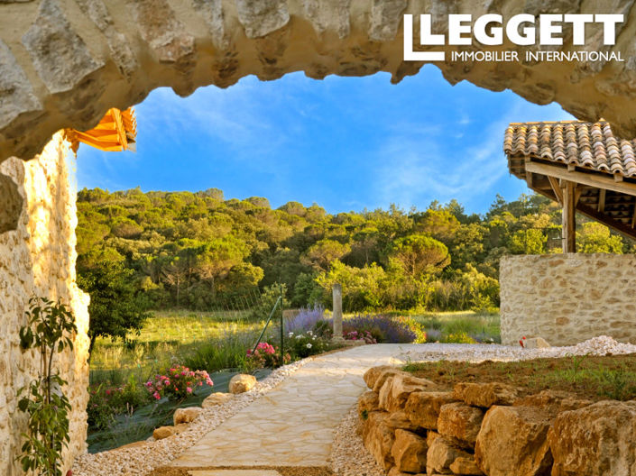 Image No.4-10 Bed House for sale