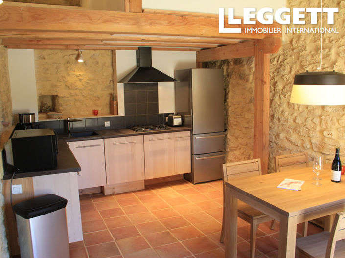 Image No.6-10 Bed House for sale