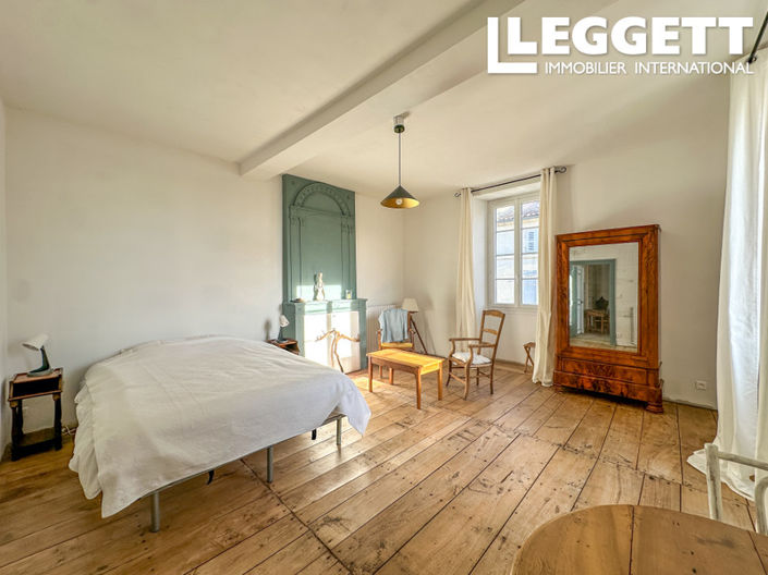 Image No.9-5 Bed House for sale