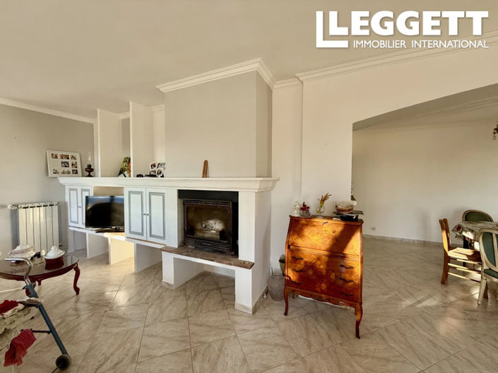 Image No.10-5 Bed House for sale