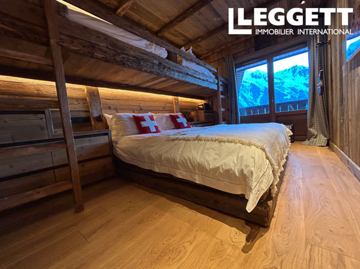 Image No.6-4 Bed House for sale