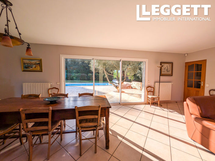 Image No.4-6 Bed House for sale