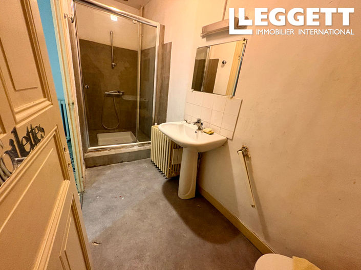 Image No.10-4 Bed Commercial for sale