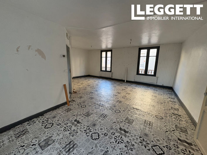 Image No.4-4 Bed Commercial for sale