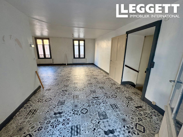 Image No.4-4 Bed Commercial for sale