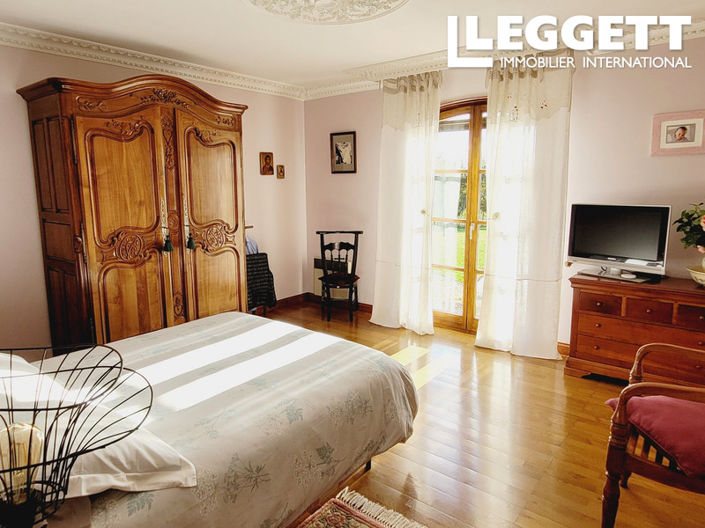 Image No.7-4 Bed House for sale