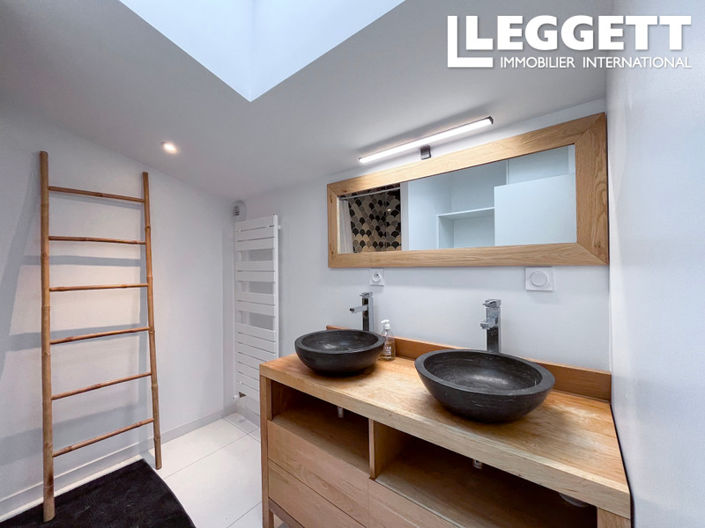 Image No.8-4 Bed House for sale