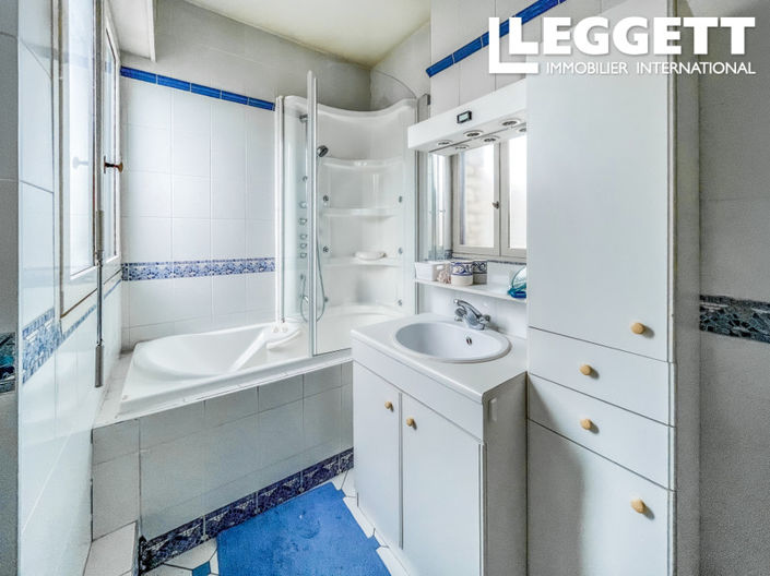 Image No.7-5 Bed House for sale