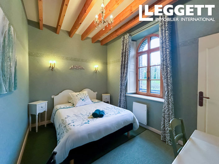 Image No.7-5 Bed House for sale