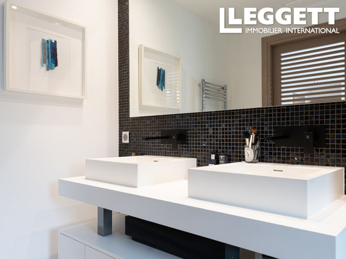 Image No.6-3 Bed House for sale