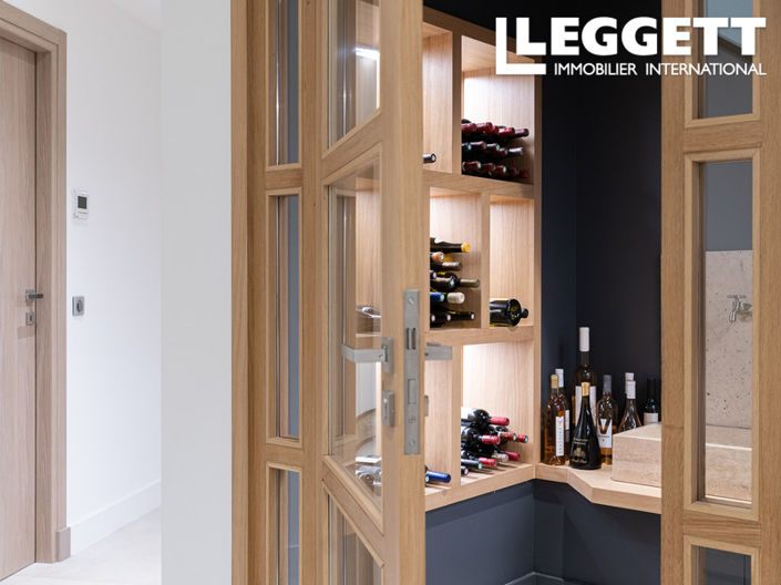 Image No.9-3 Bed House for sale