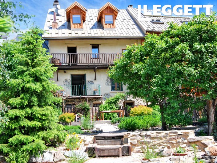 Image No.8-5 Bed House for sale