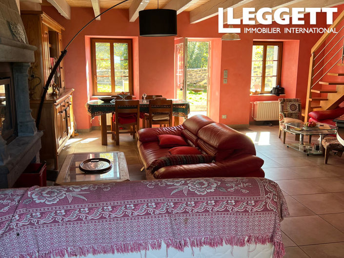 Image No.6-5 Bed House for sale