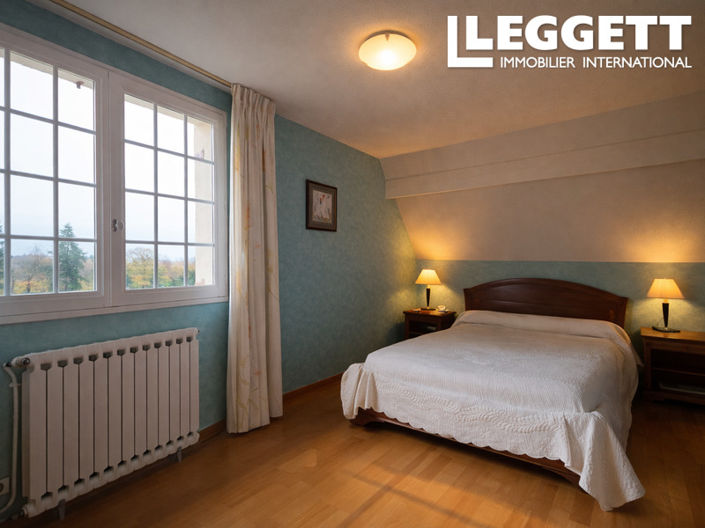 Image No.8-4 Bed House for sale