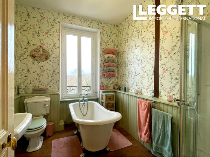 Image No.9-3 Bed House for sale