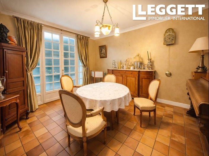 Image No.2-6 Bed House for sale