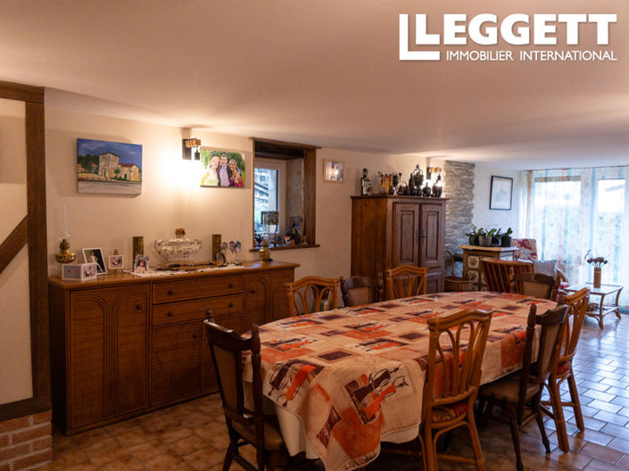 Image No.6-6 Bed House for sale